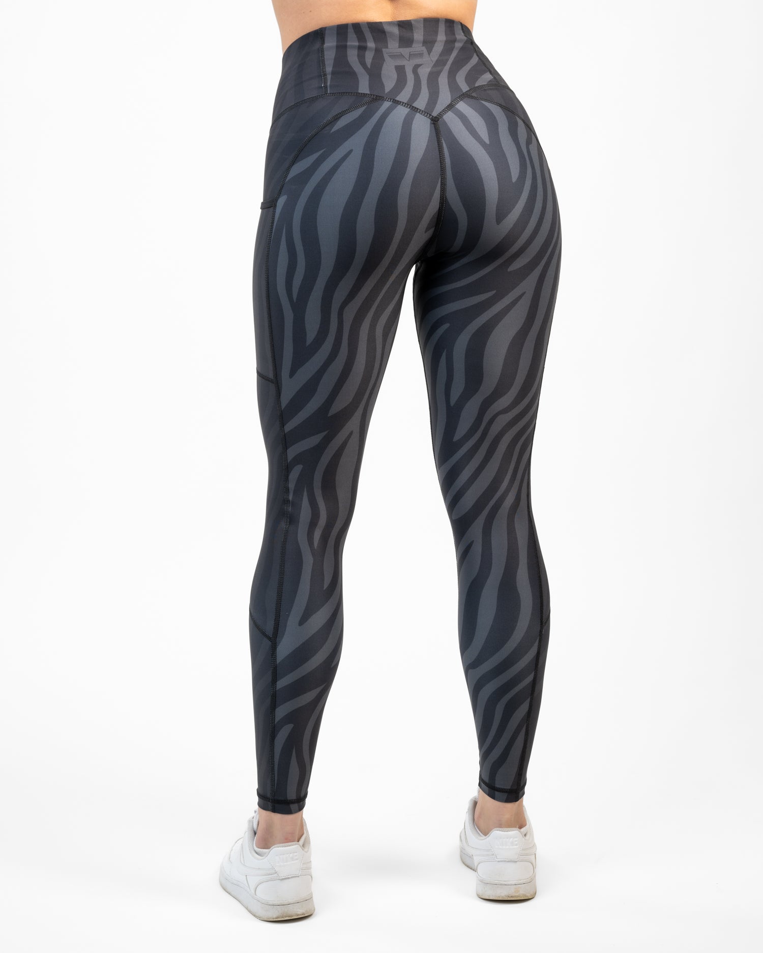 <tc><br>GAVELO Zebra Lux Leggings</tc>