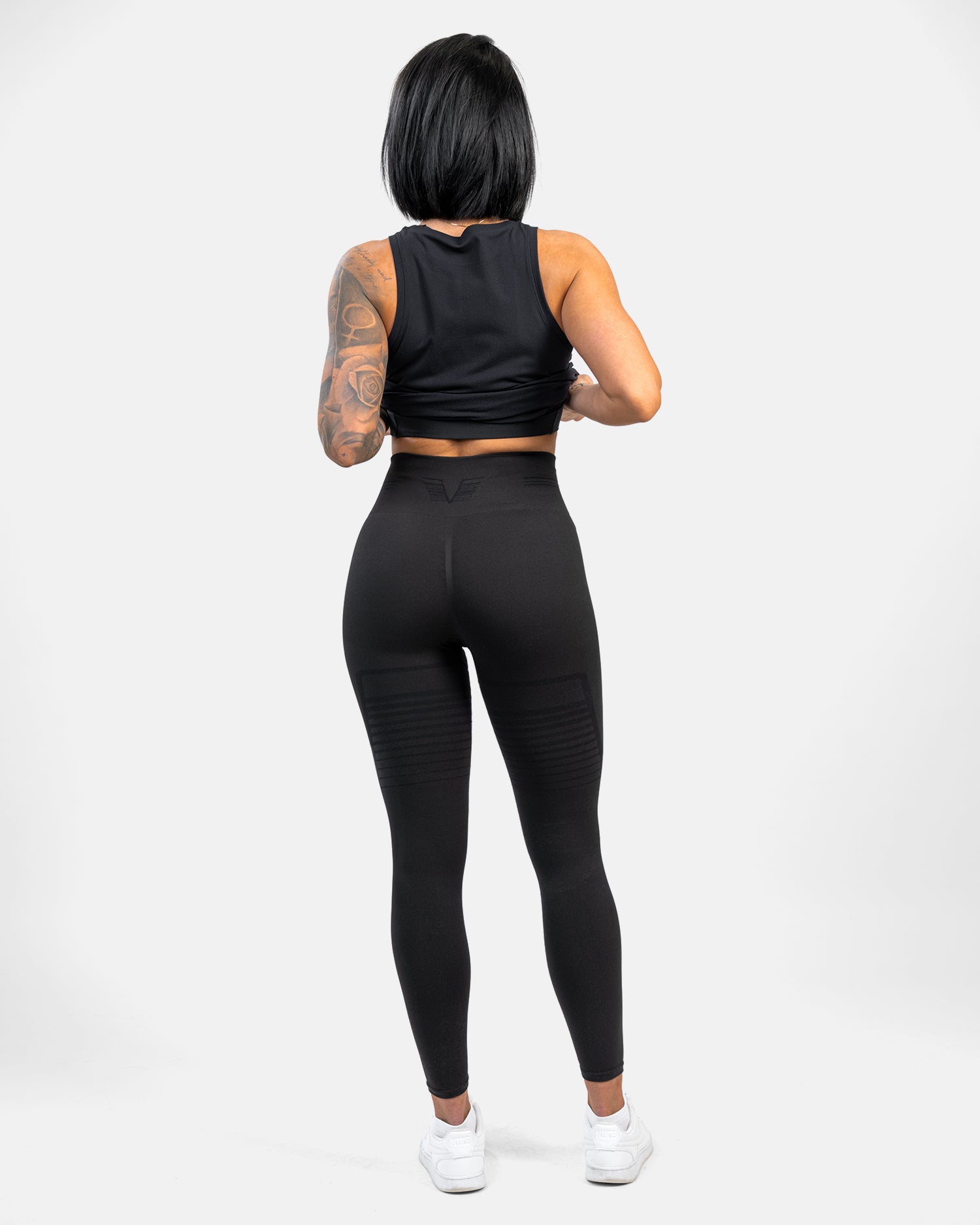 GAVELO Seamless Black Signature Tights