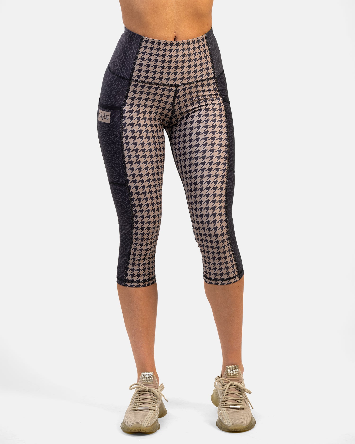 GAVELO Timeless Elegance Champagne Capri Leggings